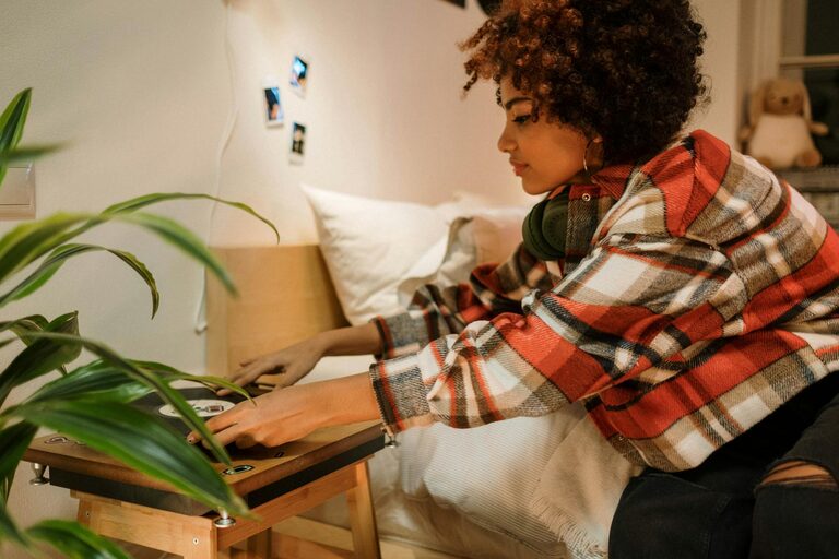 How to Create a Relaxing Playlist for Evenings: A Step-by-Step Guide